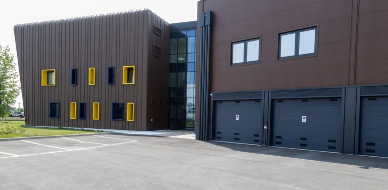 Portoni sede direzionale Dersut